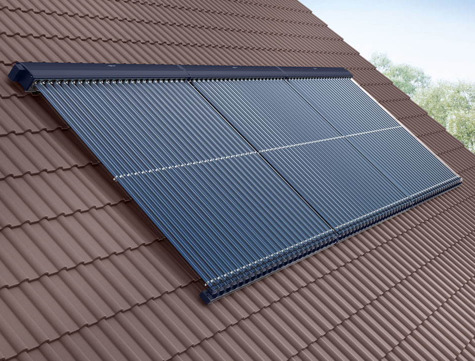 Pose de panneaux solaires thermiques à tubes sur toiture